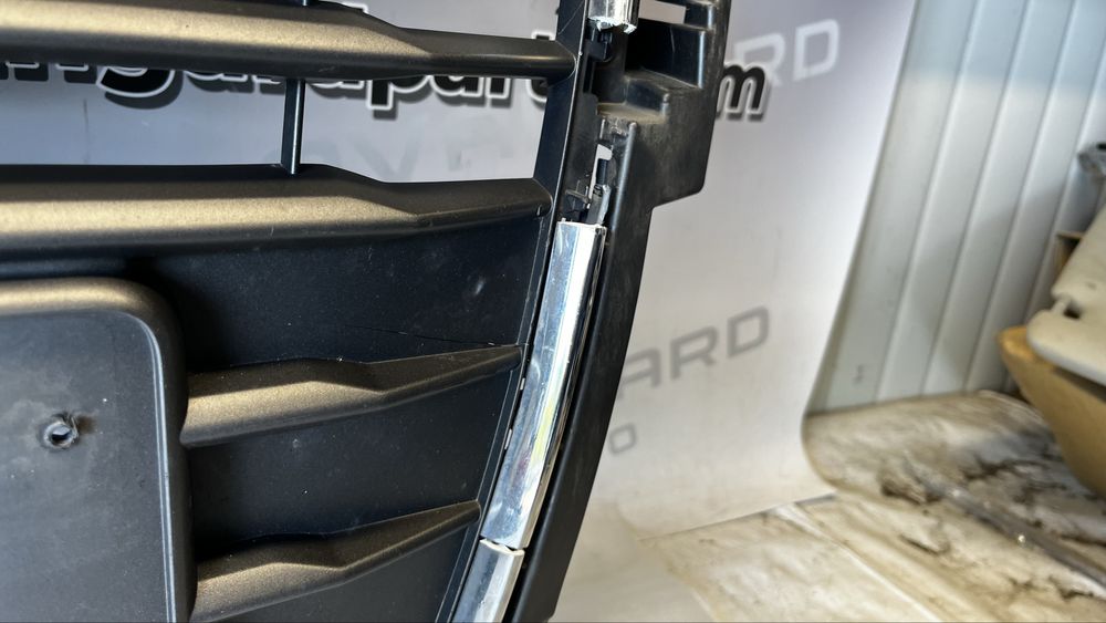 Audi A1 8X предна решетка