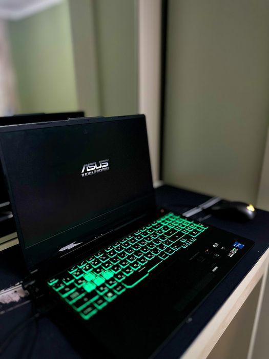 На продажу игровой ноутбук ASUS TUF Gaming F15