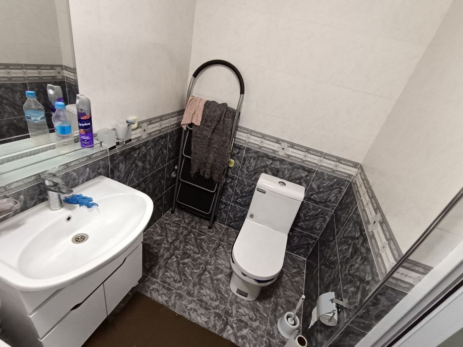 Tayyor uchaska sotiladi yevro remont 4 xona 3.2 sotix