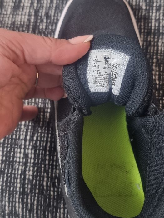Adidasi Nike mărimea 38