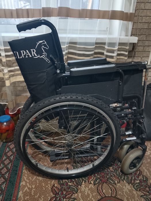 Продам инвалидную коляску