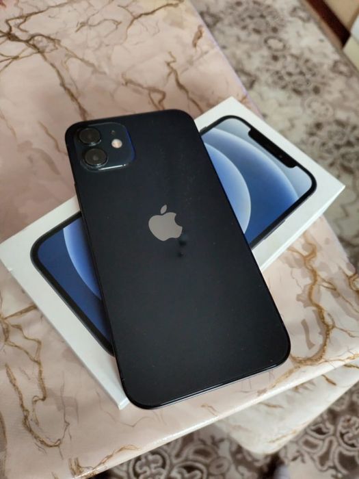 Продам айфон 12 в идеальном состоянии