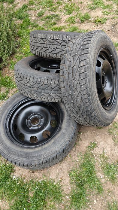 Jante tabla R16 și Cauciucuri M-S Dacia Duster