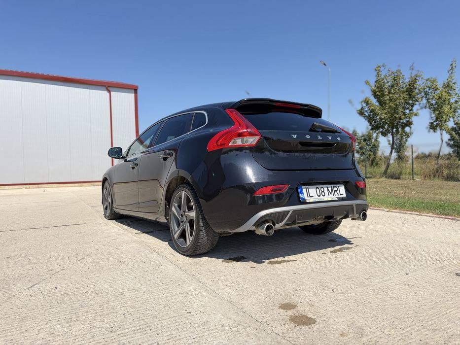 Volvo V40 D3 R-Design • 2014 • 2.0 Diesel 5 cilindri • 150 CP