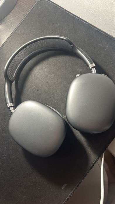 Airpods max ……….