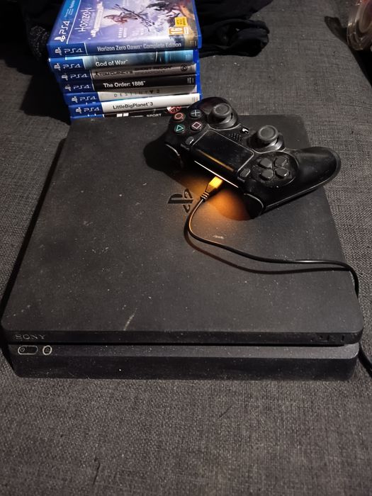 PlayStation 4/Плейстейшън 4