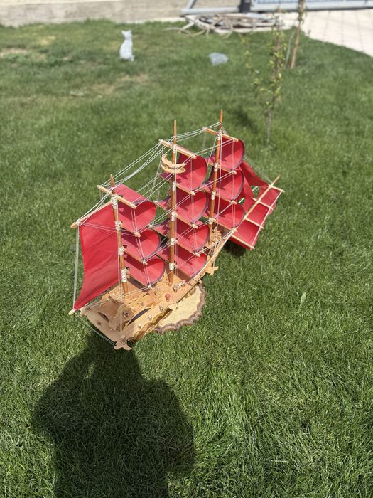 Декоративный корабль