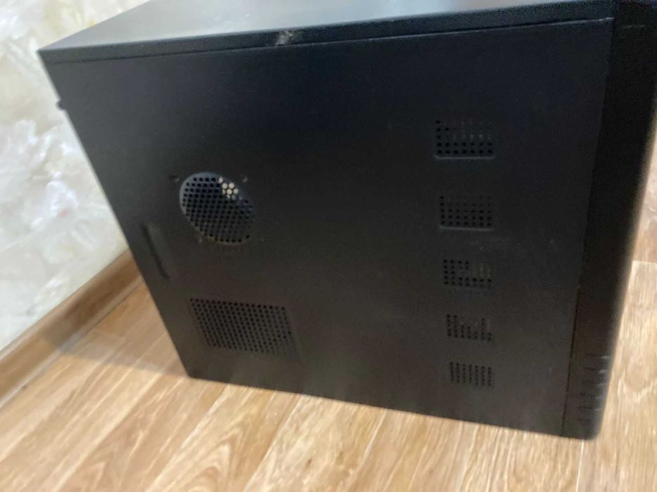 Корпус ATX в хорошем состоянии