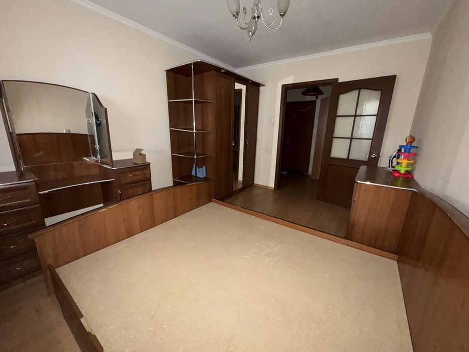 Продам спальный гарнитур