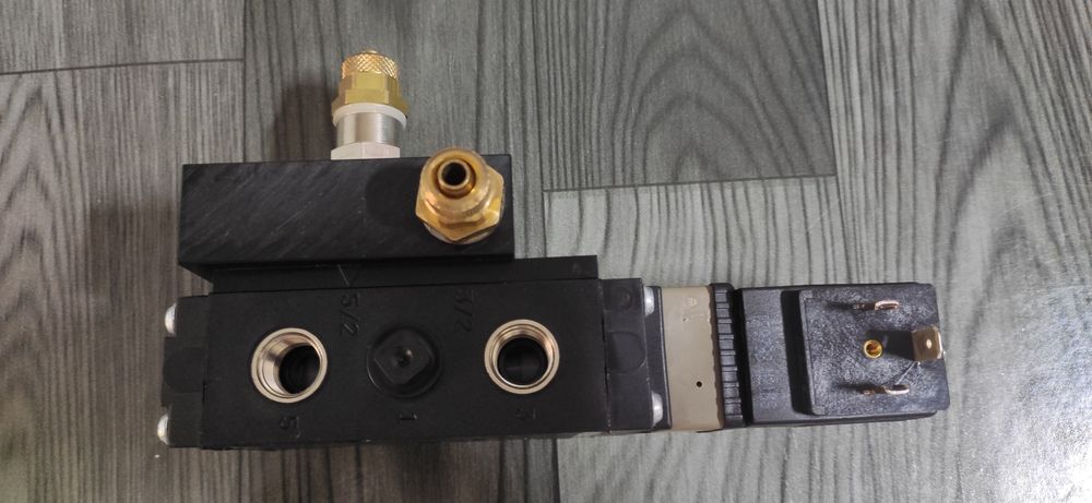 Electrovalva pneumatica 220v cu placa de baza