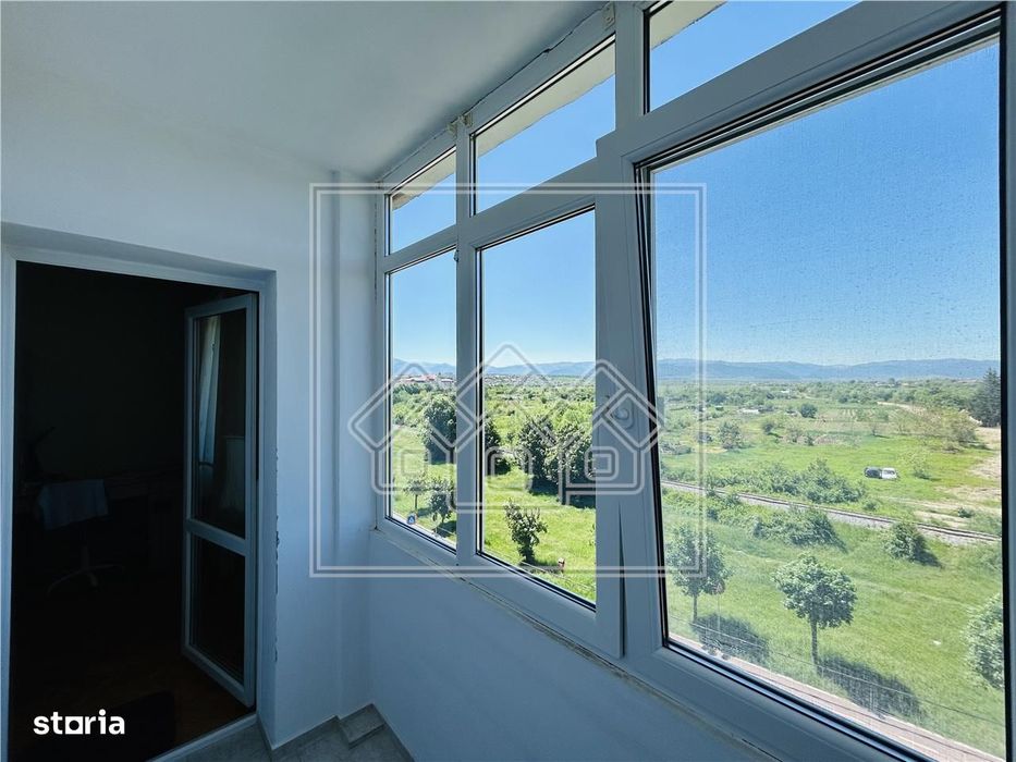 Apartament decomandat, 3 camere, 2 bai, 2 balcoane - Strand