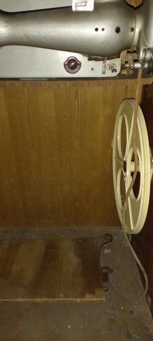 Продается швейная машинка