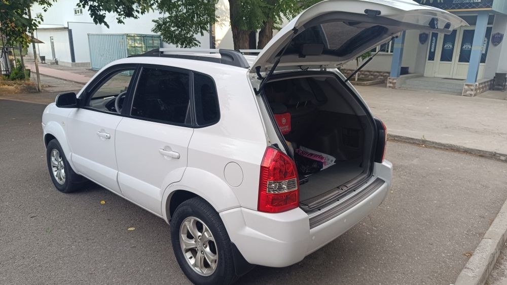 Hyundai Tucson 2009, 4 WD