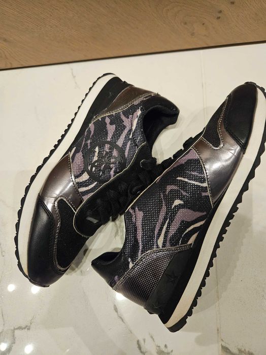 Guess оригинални/ 37