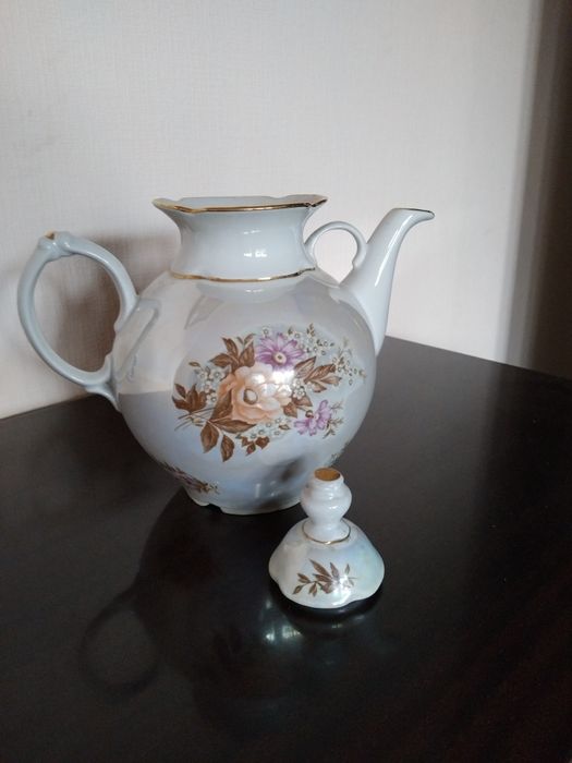 Чайник. Перламутр. Объем 2.5 литра.