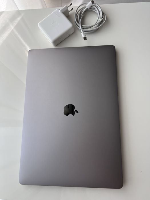 MacBook Pro 16" (2019) i7 | 16GB RAM | 512GB SSD | Baterie Stare Normală