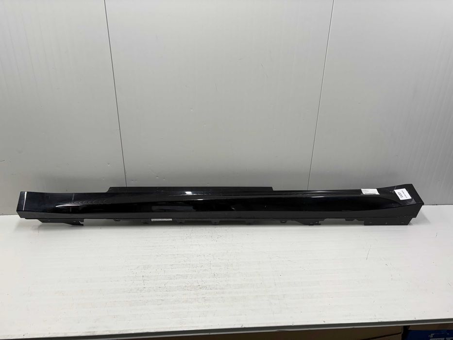 Ляв праг БМВ М4 Ф82 Ф83 BMW F82 F83 Десен праг БМВ М4 Ф82 Ф83 BMW F82