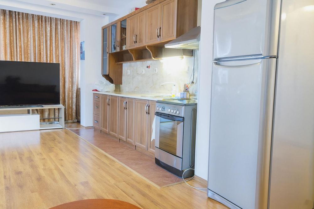 Дава се под наем Тристаен апартамент в Пловдив, Христо Смирненски - 103 кв.м за 500 € - Снимка #2