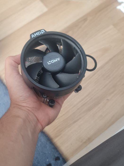 Охладител Amd wraith spire