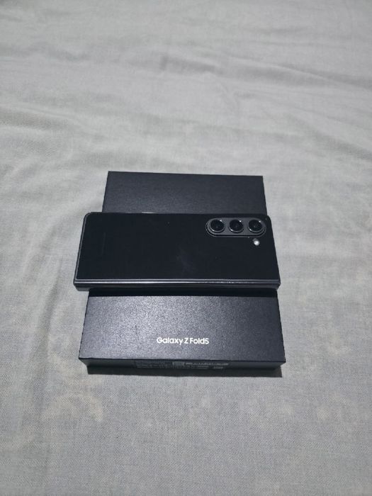 Samsung galaxy Z Fold 5