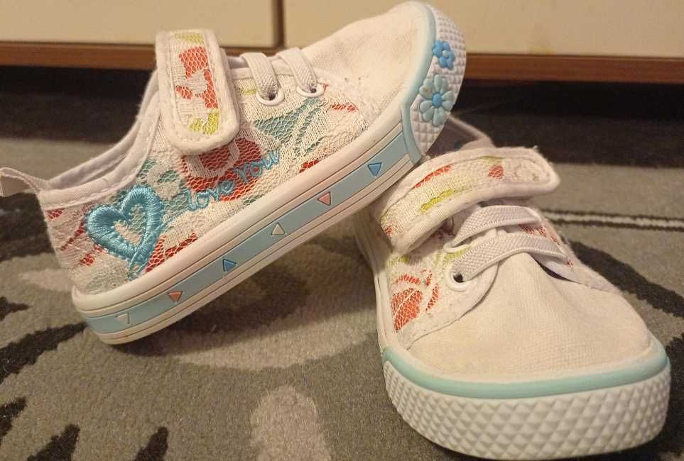 Уникални детски гуменки с бродерия - номер 21