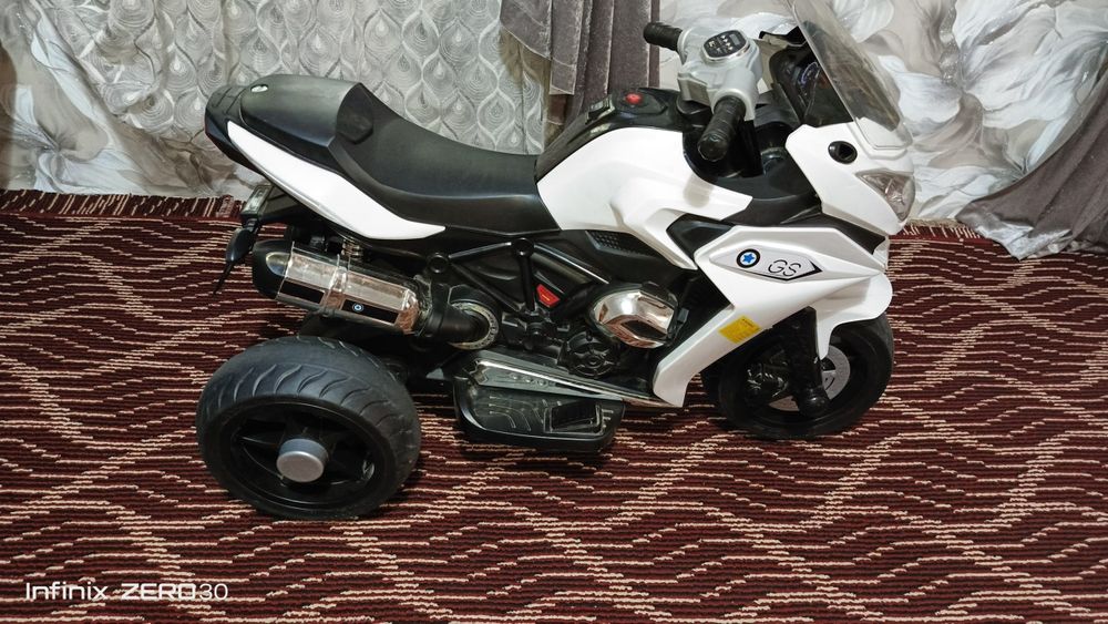 Bolalar motosikili sotiladi