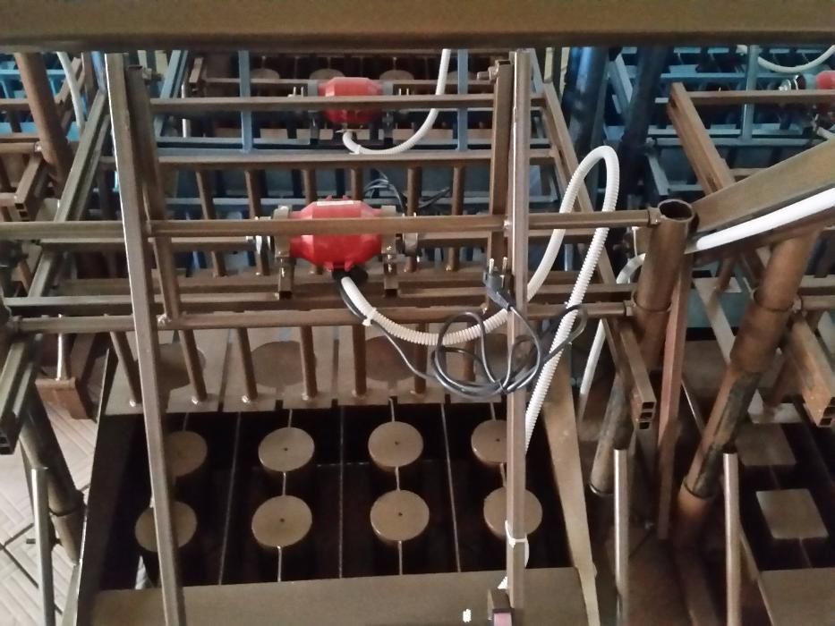 Станки для производства сплитерных блоков.