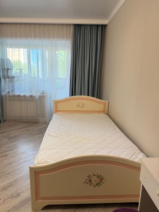 Продам детский гарнитур с кроватью
