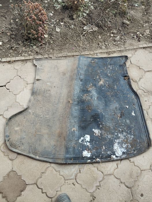 Коврик багажника