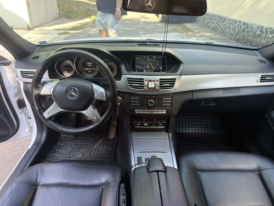 Mercedes-Benz E 220