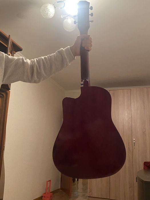 Гитара акустическая