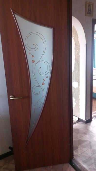 Продам двери б/у 5 шт