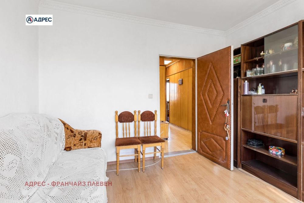 Продава се Тристаен апартамент в Плевен, Сторгозия - 75 кв.м за 1094 €/кв.м - Снимка #2