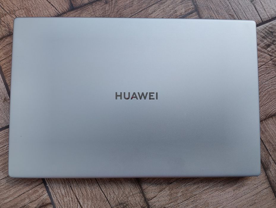 Лаптоп Huawei MateBook D15