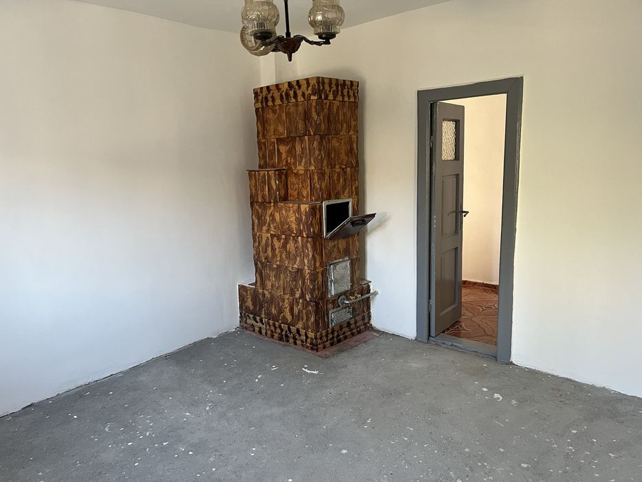 Casa centrala, 4 camere + anexe