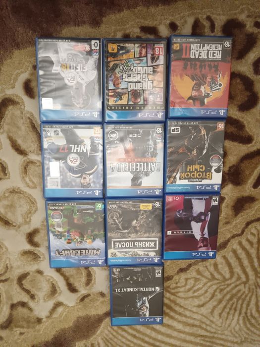 Продам PlayStation 4 + 20 дисков