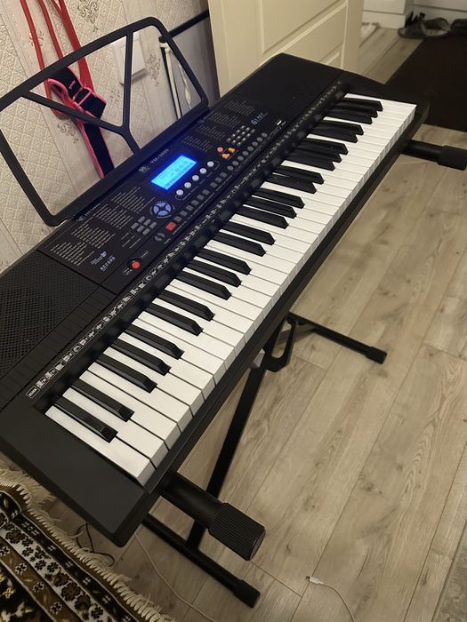 Продам синтезатор