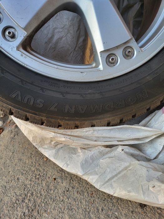 Продам зимнюю резину с дисками