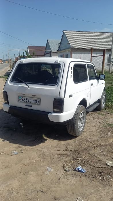Продам автомобиль ниву