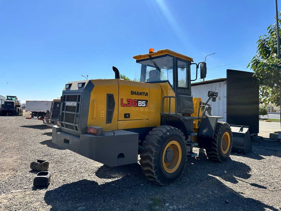Фронтальный погрузчик SHANTUI L36-B5 в наличии Ташкенте
