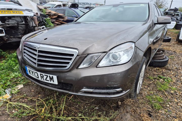 Capac oglinda dreapta A2129067301 Mercedes-Benz E-Class W212