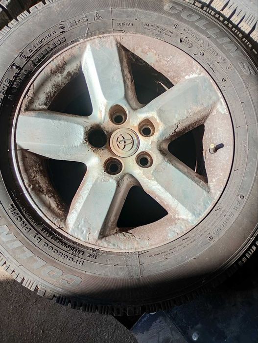 Гуми с джанти 16цола Toyota Rav 4 2004 година
