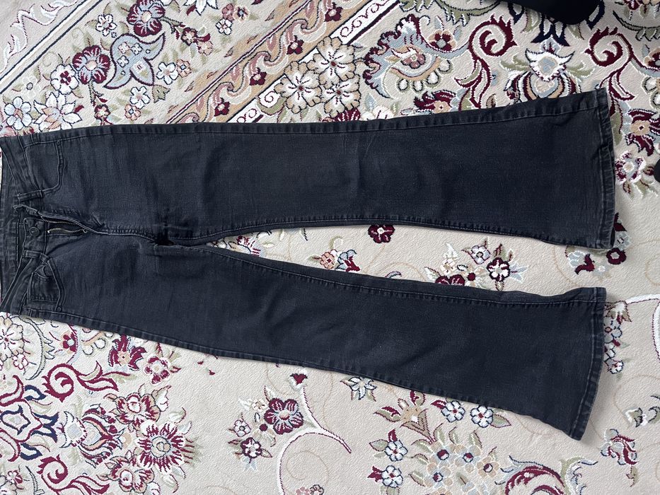 Джинсы черные