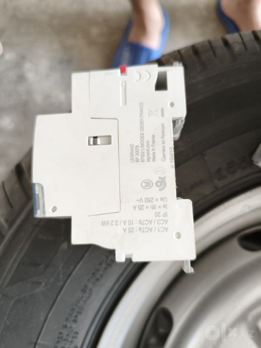 Лаконичный: Контактор Legrand 25A 230V (412533)