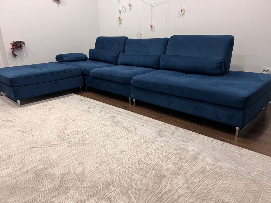 Продается большой диван. 3,5-4,5 метра