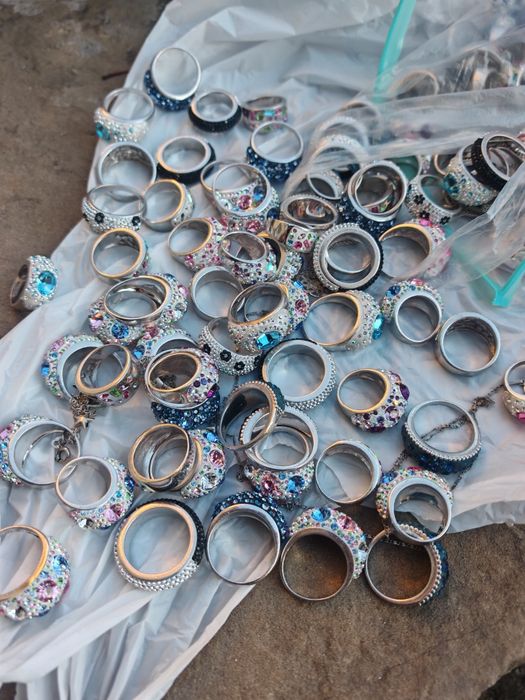 Продавам нови сребърни пръстени