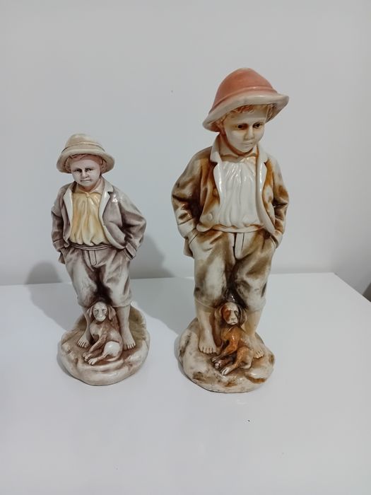 Vand bibelouri din porțelan pret 60 lei amandoua