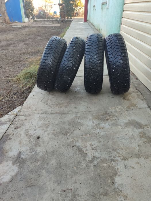 Продам  шипованную резину
