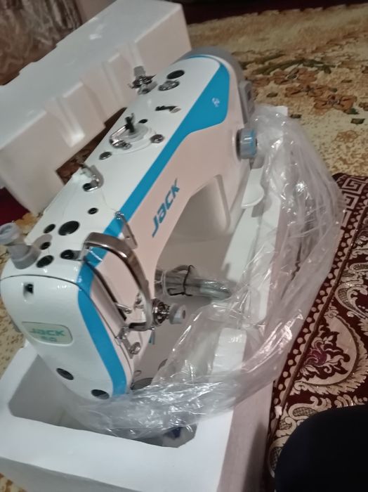 Jack F4 tikuv mashinasi sotiladi