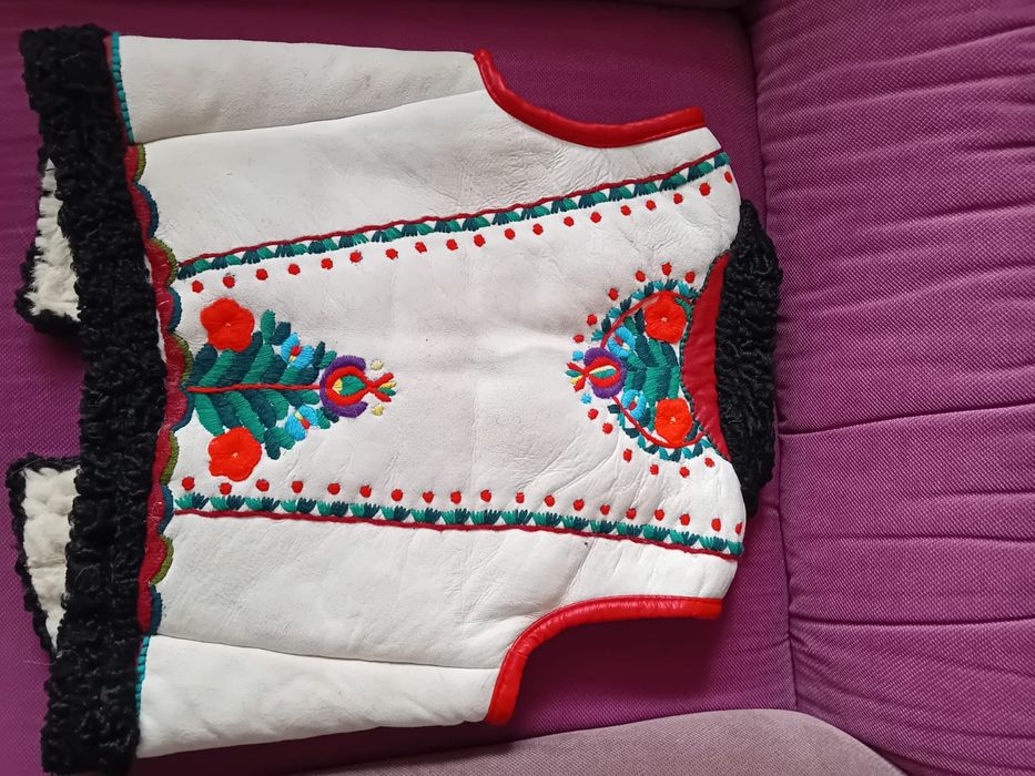 Vând cojoc laibar /labreu pieptar de Bihor din piele naturala și blan